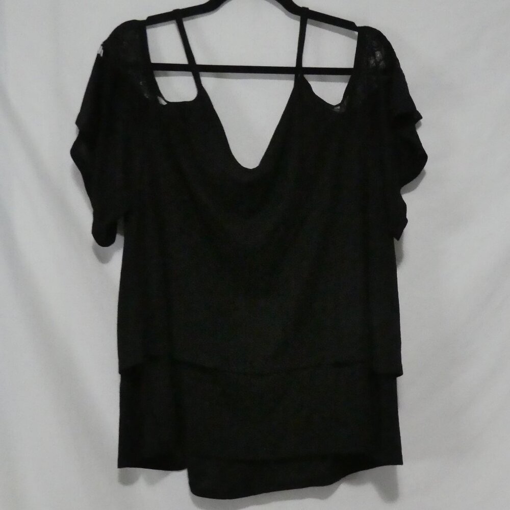 TORRID | size 1 | Chic Black Cold Shoulder Top